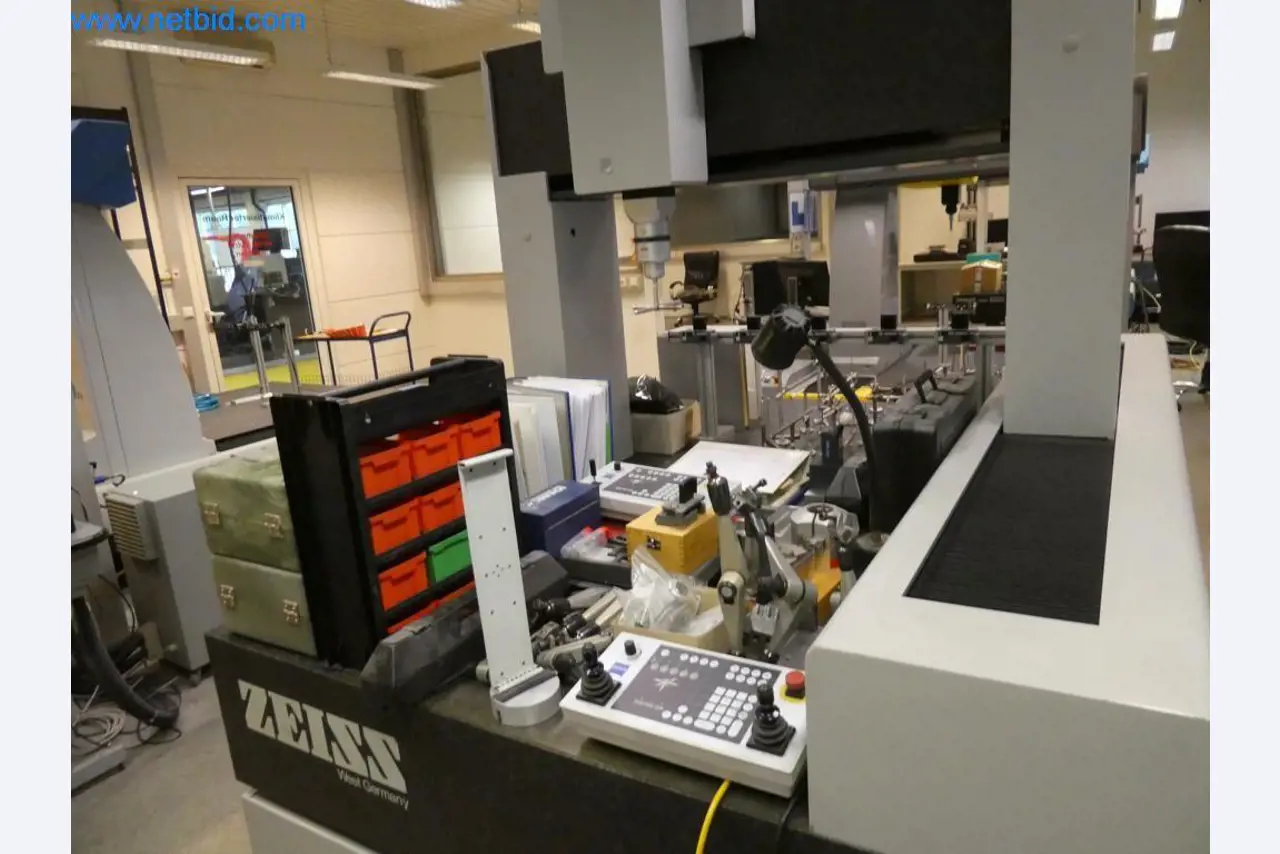 Máquinas e sistemas (fundição injectada de alumínio para a indústria automóvel e de fornecimento automóvel)-9