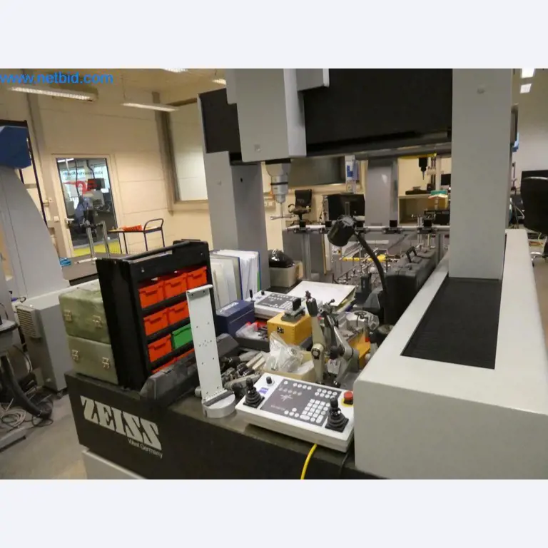 Máquinas e sistemas (fundição injectada de alumínio para a indústria automóvel e de fornecimento automóvel)-9