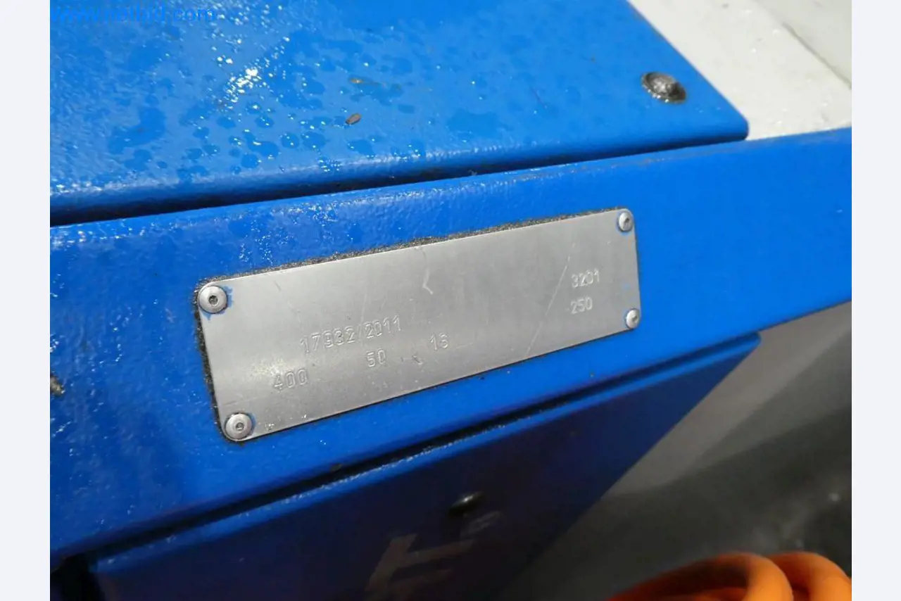 Máquinas e sistemas (fundição injectada de alumínio para a indústria automóvel e de fornecimento automóvel)-2