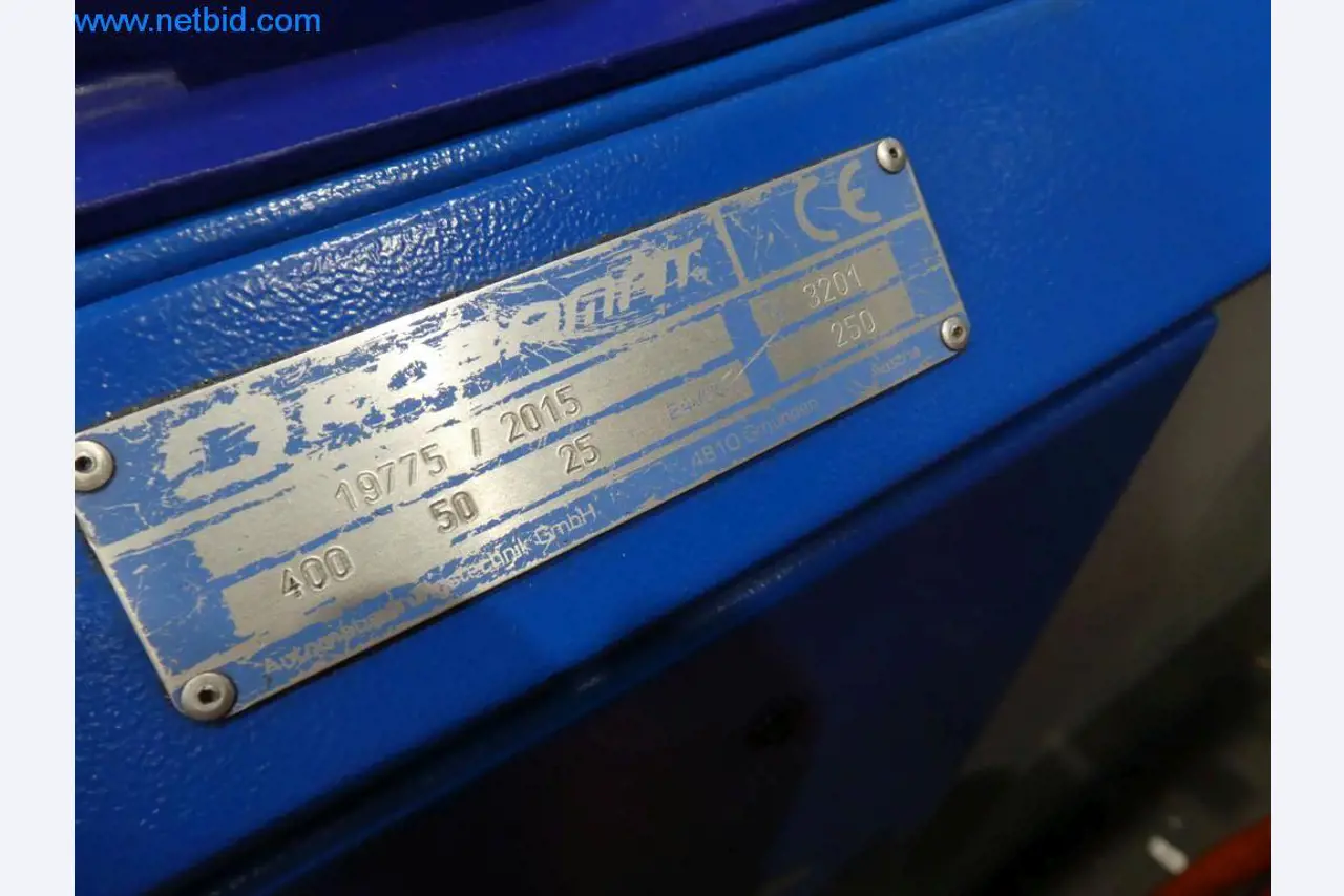 Máquinas e sistemas (fundição injectada de alumínio para a indústria automóvel e de fornecimento automóvel)-2