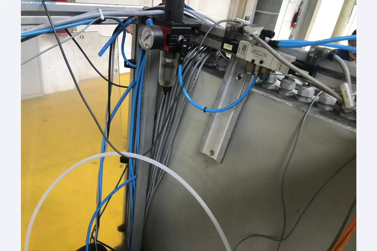 Machines et installations (moulage sous pression d'aluminium pour l'industrie automobile et ses sous-traitants)-8