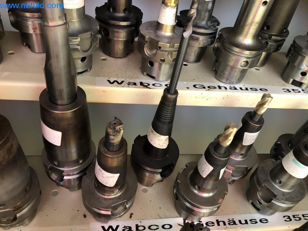 Máquinas e sistemas (fundição injectada de alumínio para a indústria automóvel e de fornecimento automóvel)-35