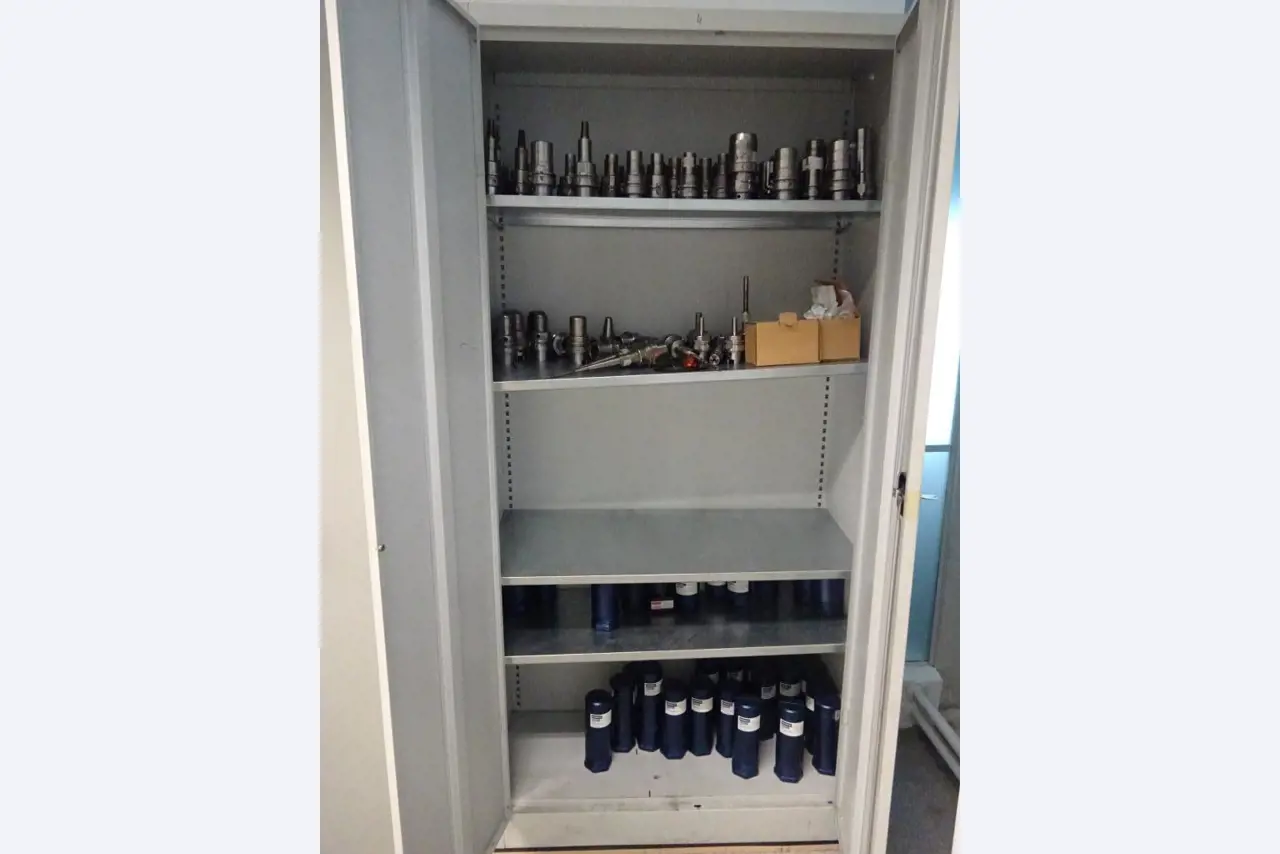 Máquinas e sistemas (fundição injectada de alumínio para a indústria automóvel e de fornecimento automóvel)-34