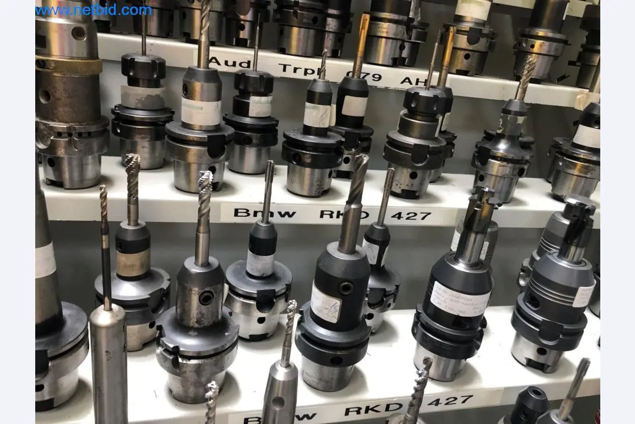 Máquinas e sistemas (fundição injectada de alumínio para a indústria automóvel e de fornecimento automóvel)-10