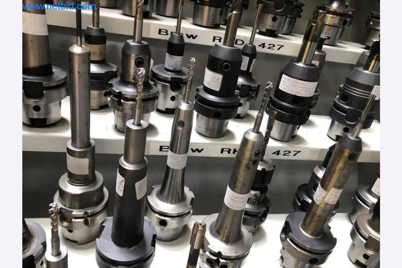 Máquinas e sistemas (fundição injectada de alumínio para a indústria automóvel e de fornecimento automóvel)-11