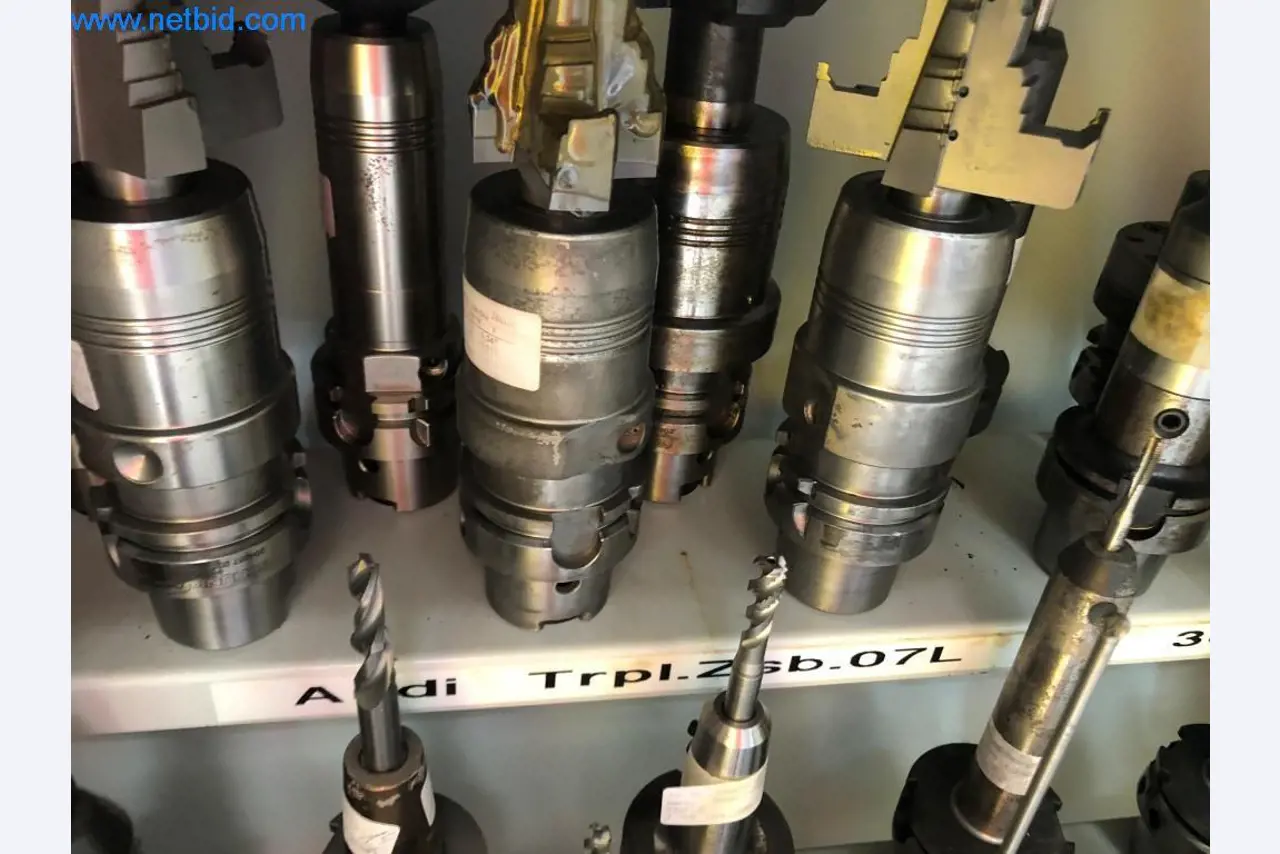 Máquinas e sistemas (fundição injectada de alumínio para a indústria automóvel e de fornecimento automóvel)-2