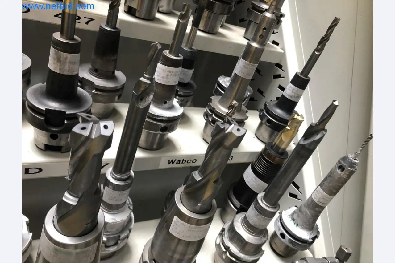 Máquinas e sistemas (fundição injectada de alumínio para a indústria automóvel e de fornecimento automóvel)-4