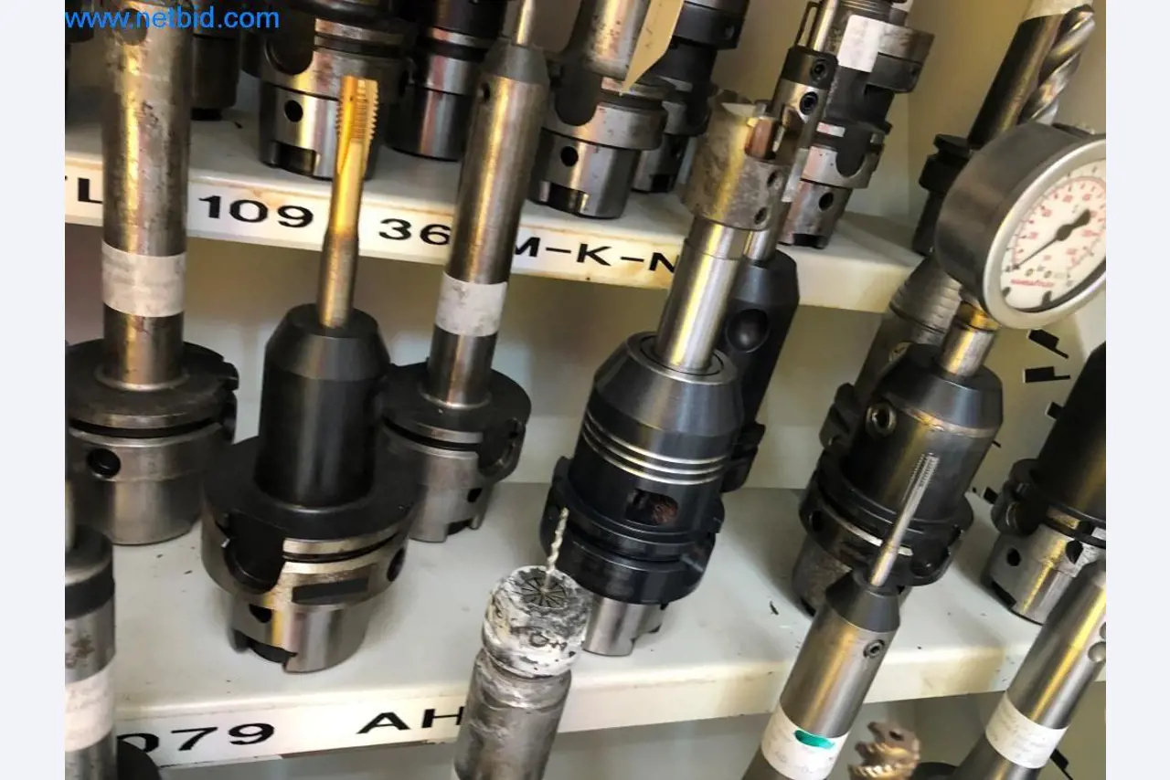 Máquinas e sistemas (fundição injectada de alumínio para a indústria automóvel e de fornecimento automóvel)-8