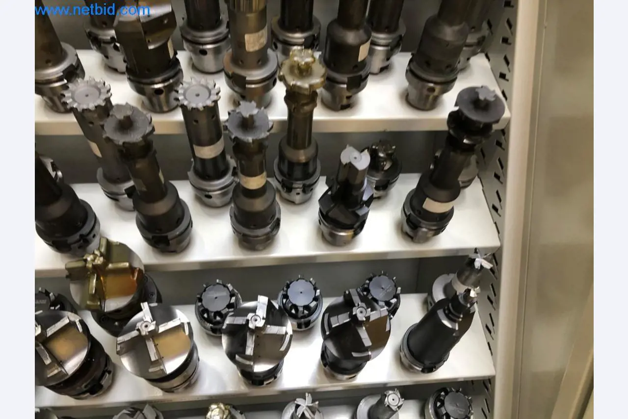 Máquinas e sistemas (fundição injectada de alumínio para a indústria automóvel e de fornecimento automóvel)-13