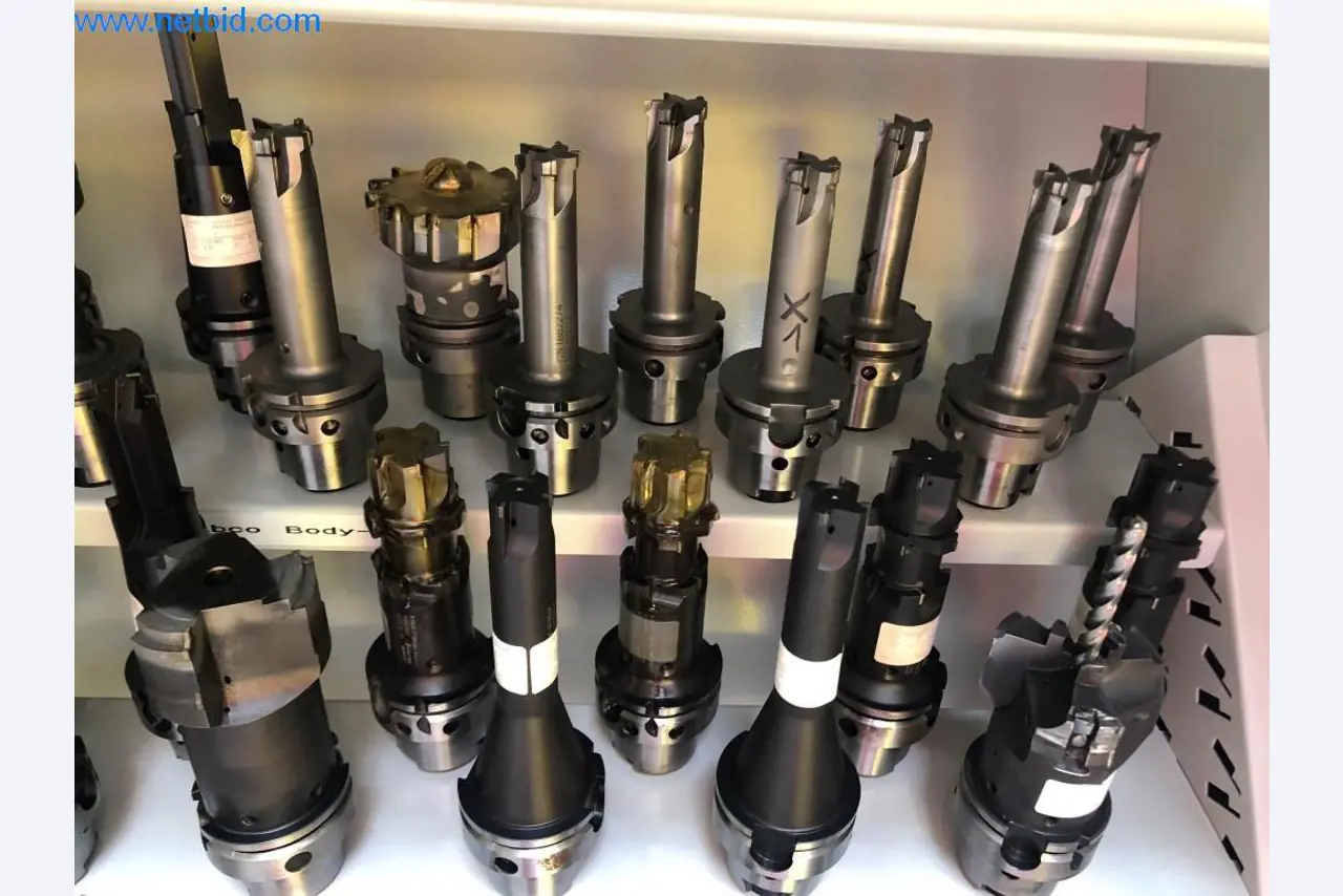 Máquinas e sistemas (fundição injectada de alumínio para a indústria automóvel e de fornecimento automóvel)-2