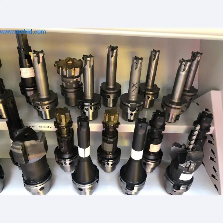 Máquinas e sistemas (fundição injectada de alumínio para a indústria automóvel e de fornecimento automóvel)-2