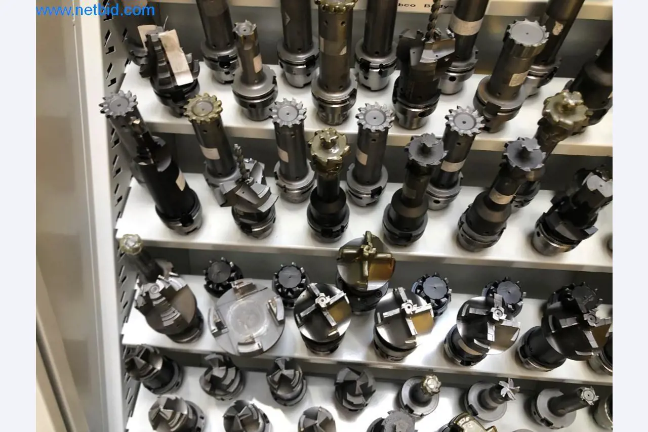 Máquinas e sistemas (fundição injectada de alumínio para a indústria automóvel e de fornecimento automóvel)-3