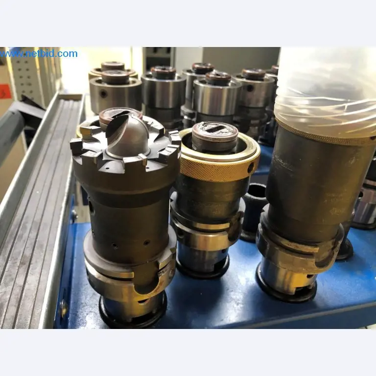 Máquinas e sistemas (fundição injectada de alumínio para a indústria automóvel e de fornecimento automóvel)-9