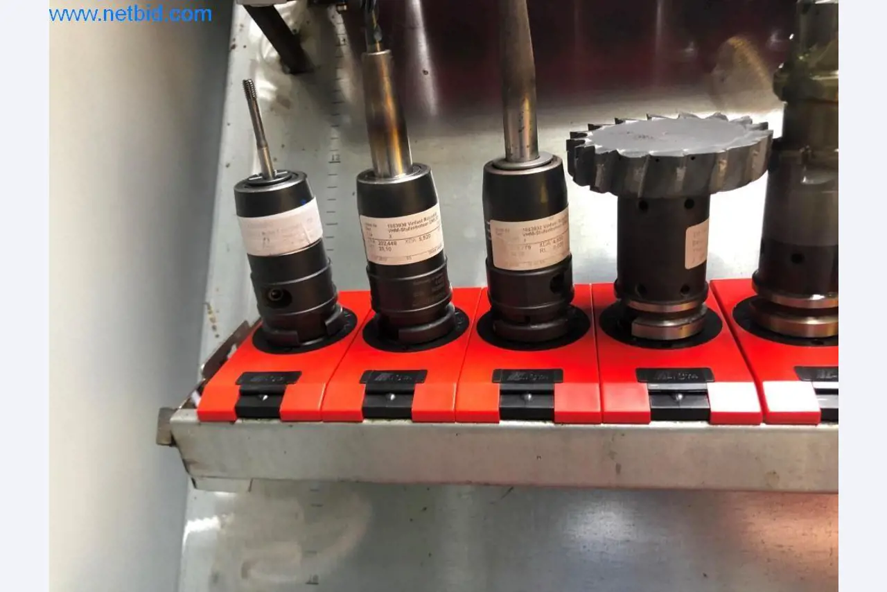 Máquinas e sistemas (fundição injectada de alumínio para a indústria automóvel e de fornecimento automóvel)-11
