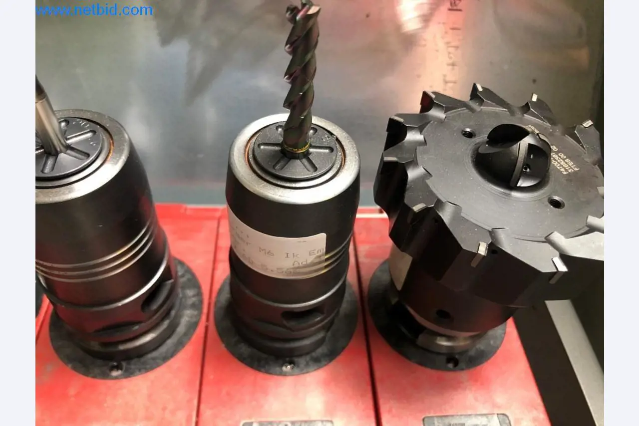 Máquinas e sistemas (fundição injectada de alumínio para a indústria automóvel e de fornecimento automóvel)-15