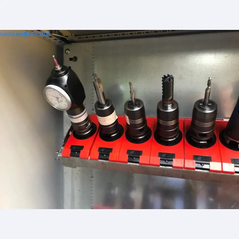 Máquinas e sistemas (fundição injectada de alumínio para a indústria automóvel e de fornecimento automóvel)-2