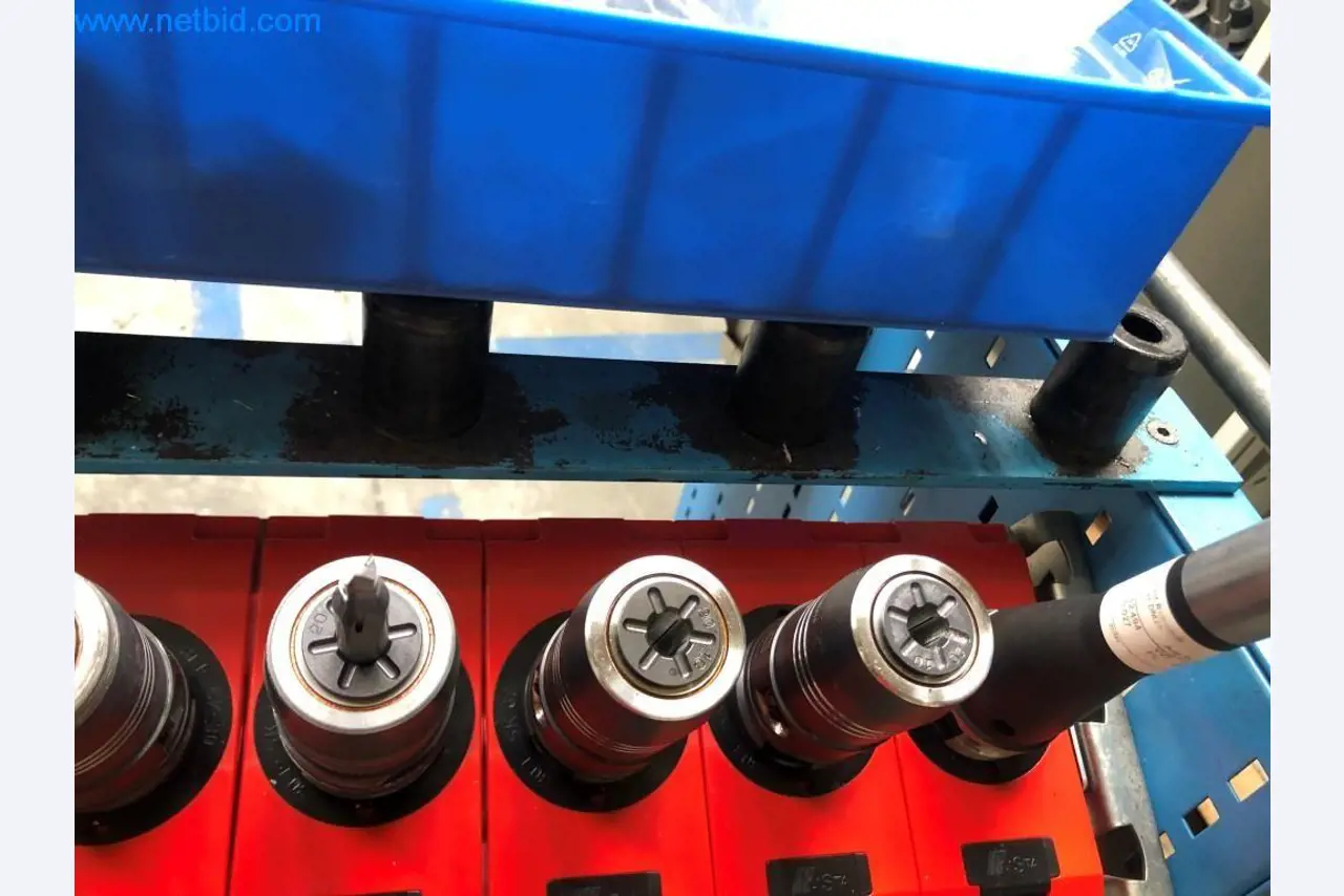 Máquinas e sistemas (fundição injectada de alumínio para a indústria automóvel e de fornecimento automóvel)-6