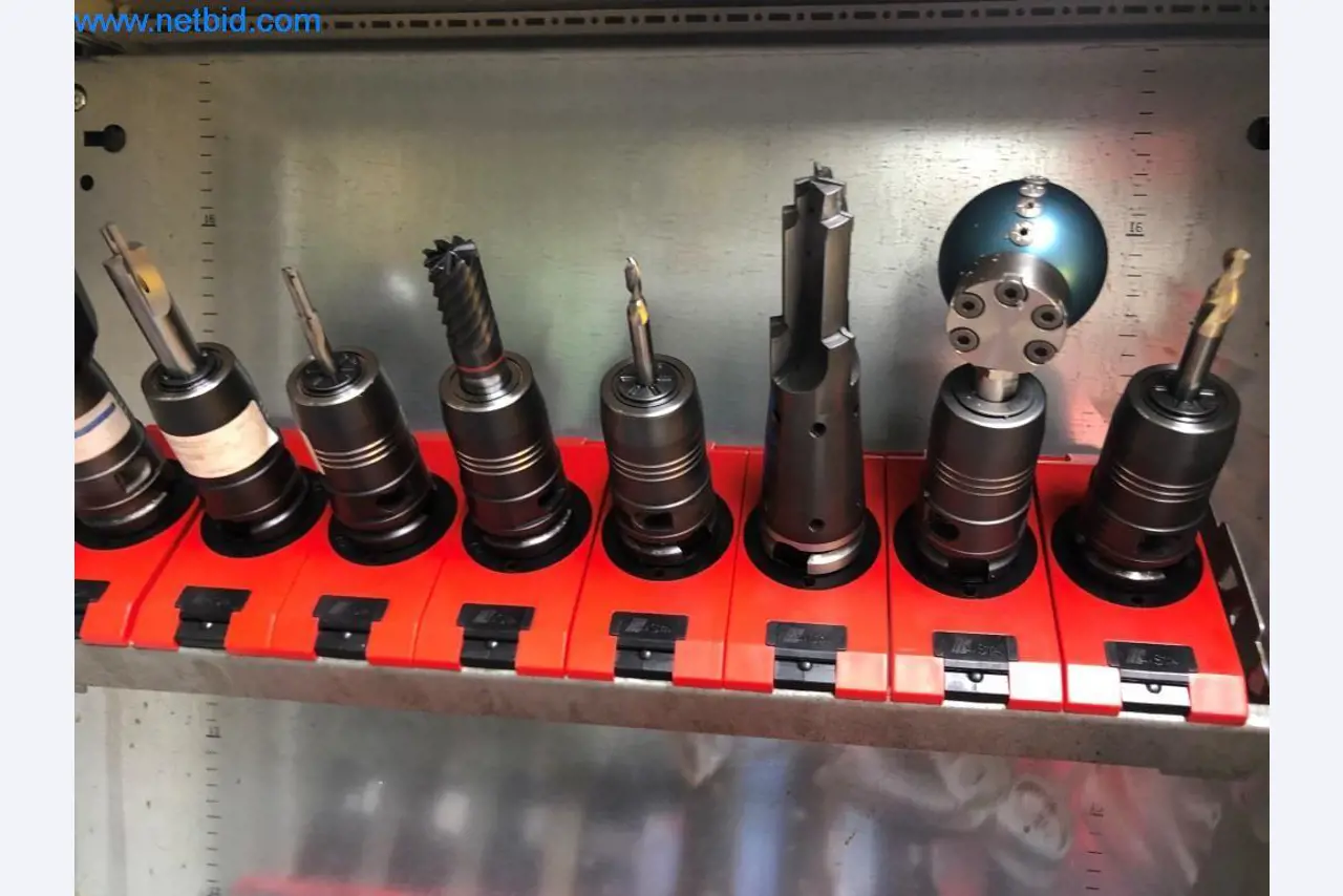 Máquinas e sistemas (fundição injectada de alumínio para a indústria automóvel e de fornecimento automóvel)-8