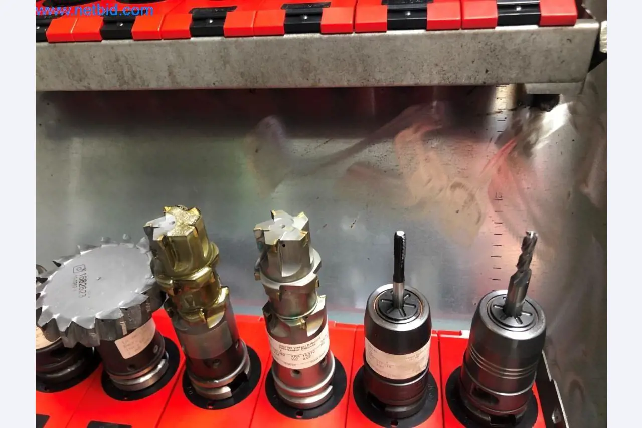 Máquinas e sistemas (fundição injectada de alumínio para a indústria automóvel e de fornecimento automóvel)-9