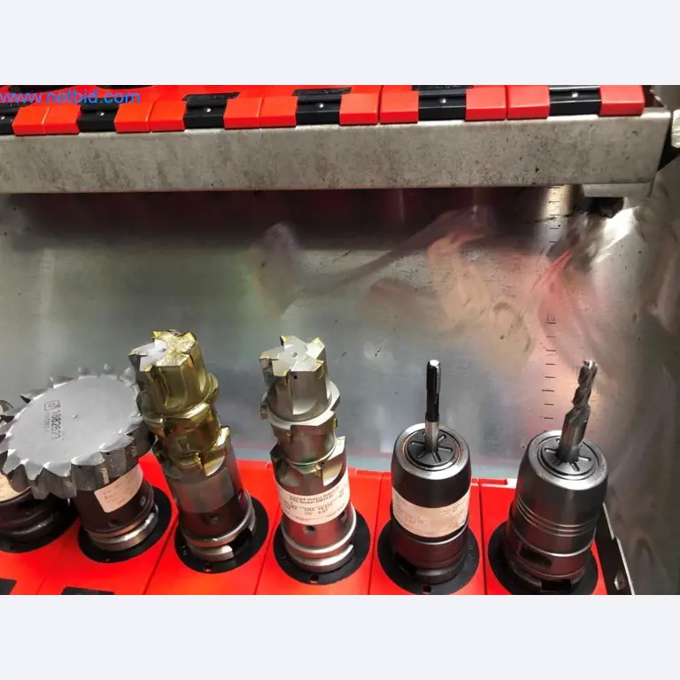 Máquinas e sistemas (fundição injectada de alumínio para a indústria automóvel e de fornecimento automóvel)-9