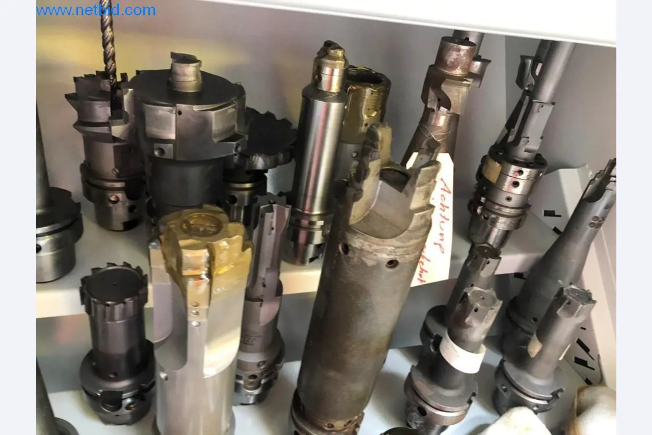 Máquinas e sistemas (fundição injectada de alumínio para a indústria automóvel e de fornecimento automóvel)-10