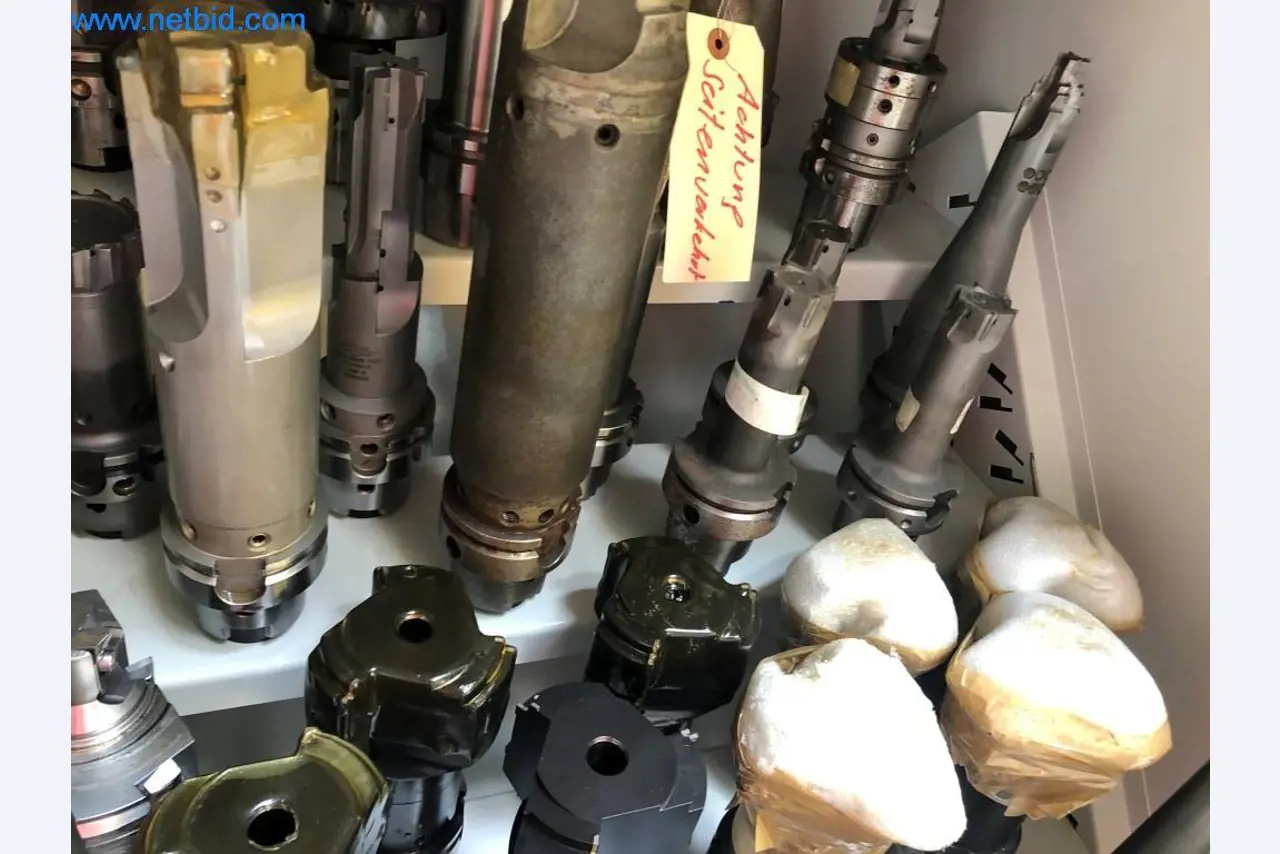 Máquinas e sistemas (fundição injectada de alumínio para a indústria automóvel e de fornecimento automóvel)-12