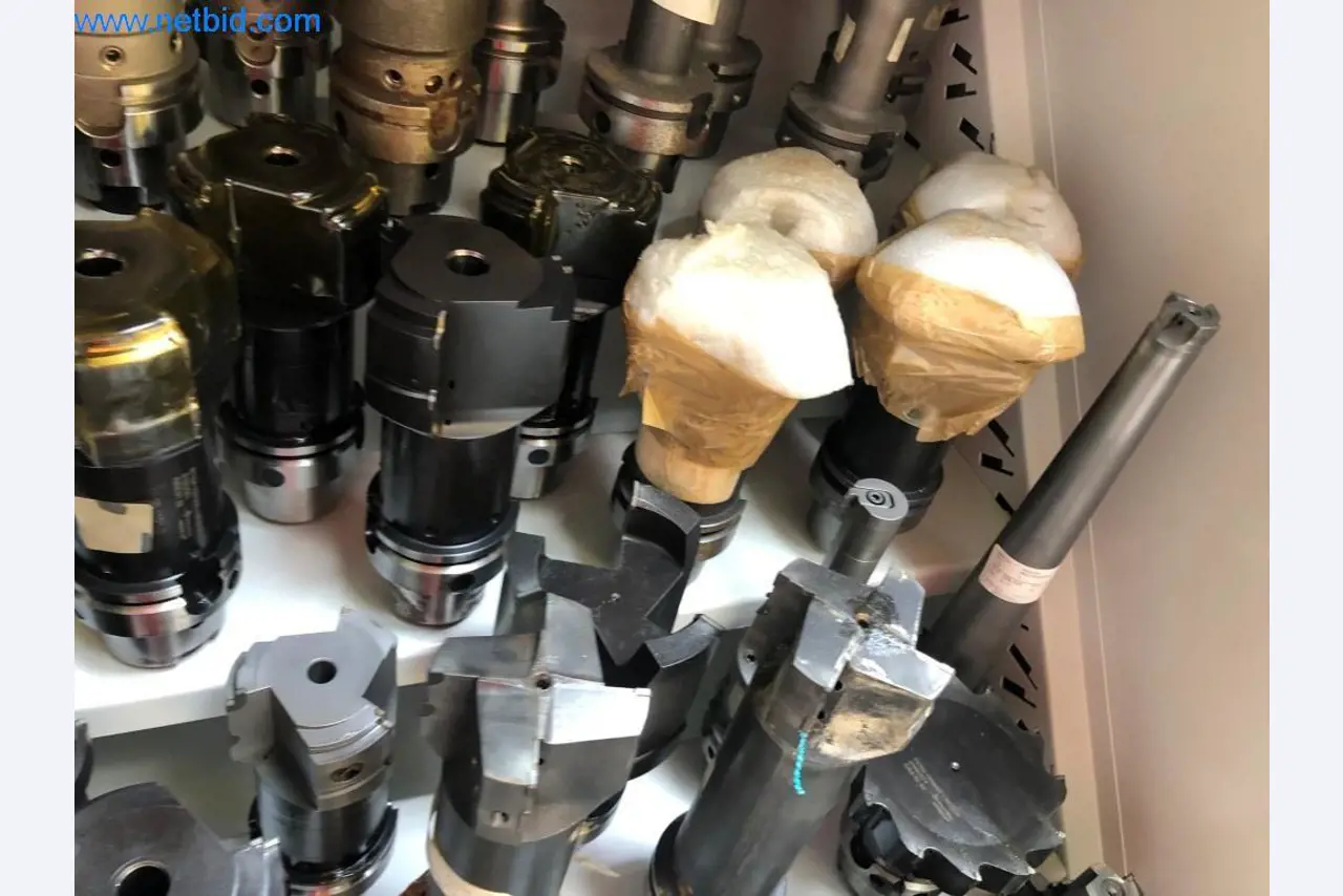 Máquinas e sistemas (fundição injectada de alumínio para a indústria automóvel e de fornecimento automóvel)-14