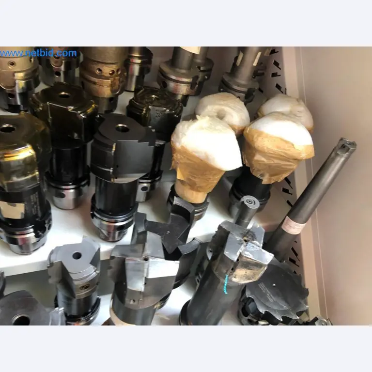 Máquinas e sistemas (fundição injectada de alumínio para a indústria automóvel e de fornecimento automóvel)-14