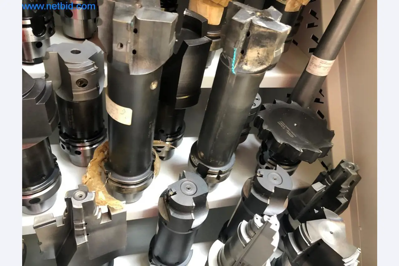 Máquinas e sistemas (fundição injectada de alumínio para a indústria automóvel e de fornecimento automóvel)-16