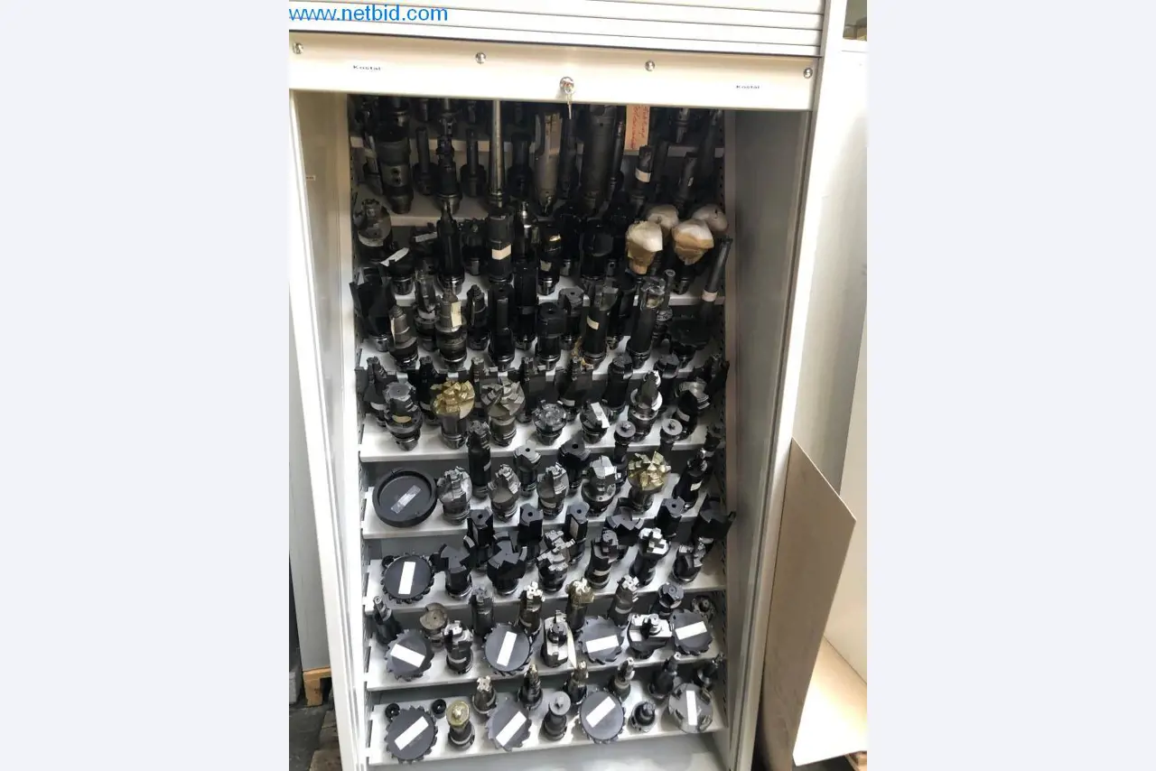 Máquinas e sistemas (fundição injectada de alumínio para a indústria automóvel e de fornecimento automóvel)-1