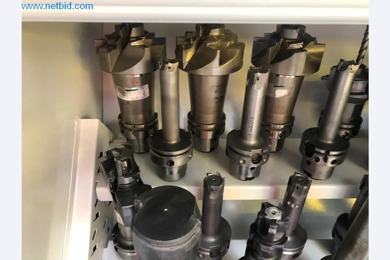 Máquinas e sistemas (fundição injectada de alumínio para a indústria automóvel e de fornecimento automóvel)-2