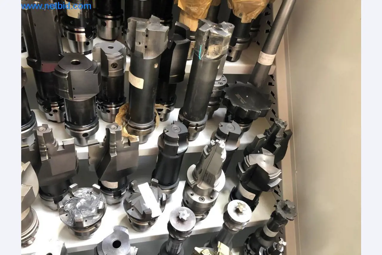 Máquinas e sistemas (fundição injectada de alumínio para a indústria automóvel e de fornecimento automóvel)-3