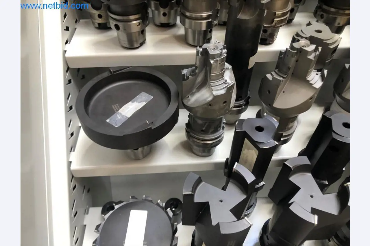 Máquinas e sistemas (fundição injectada de alumínio para a indústria automóvel e de fornecimento automóvel)-6