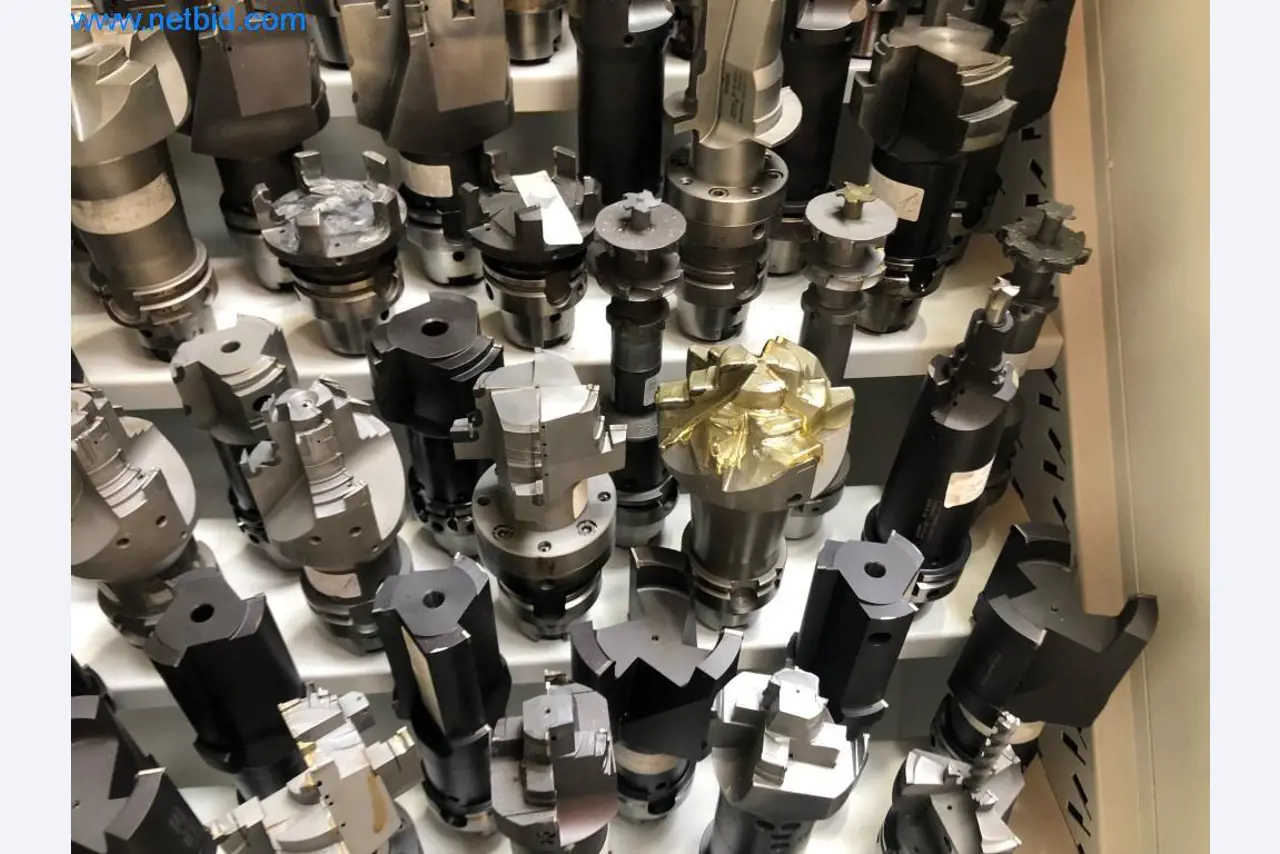 Máquinas e sistemas (fundição injectada de alumínio para a indústria automóvel e de fornecimento automóvel)-7