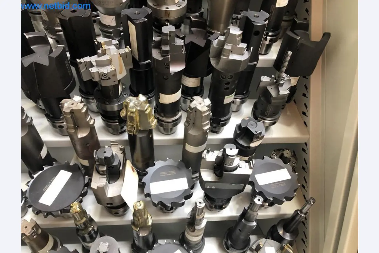 Máquinas e sistemas (fundição injectada de alumínio para a indústria automóvel e de fornecimento automóvel)-9