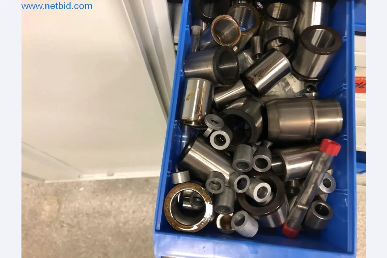 Maschinen und Anlagen (Aluminiumdruckguss für die Automobil- und Automobilzulieferindustrie)-24