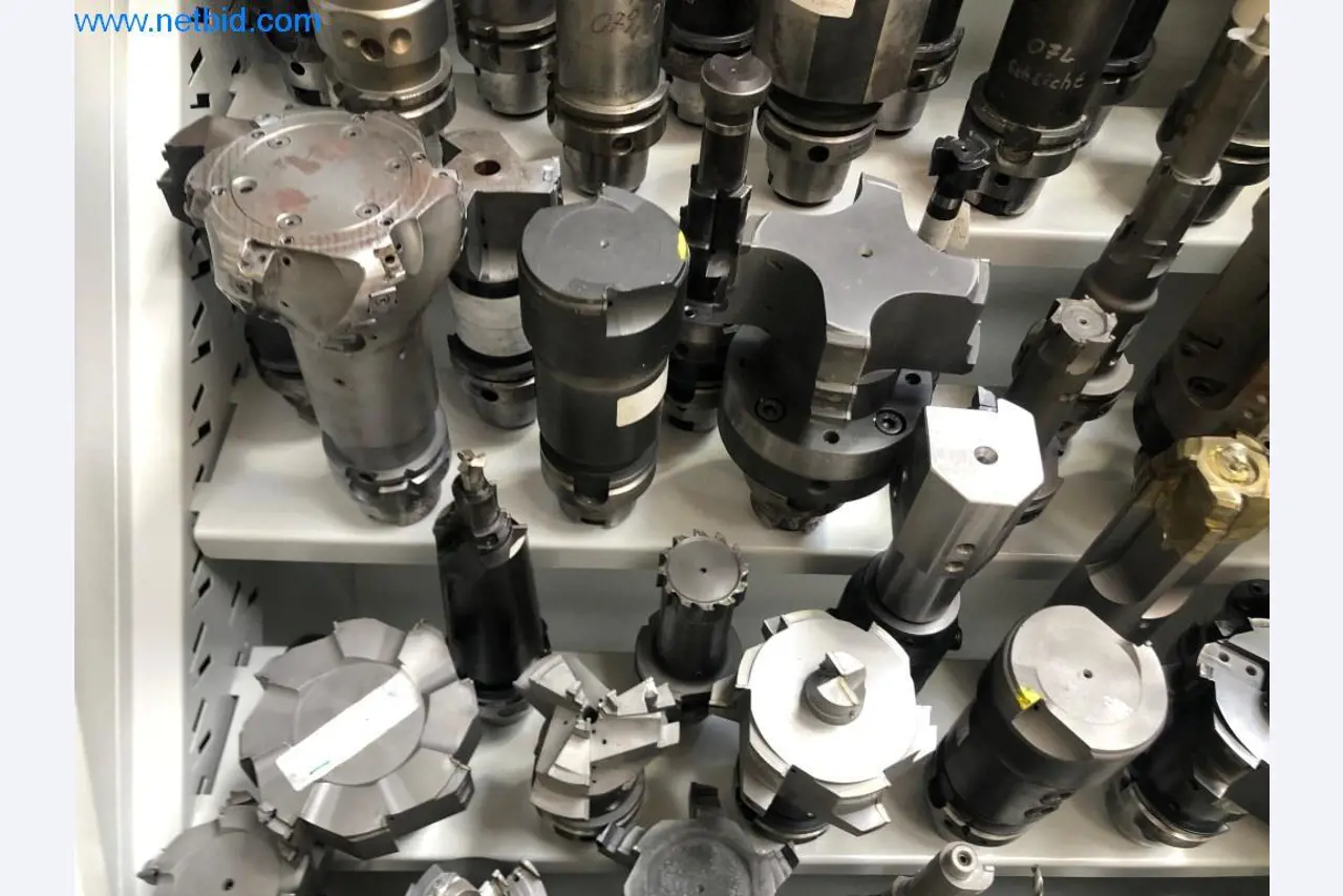 Máquinas e sistemas (fundição injectada de alumínio para a indústria automóvel e de fornecimento automóvel)-13