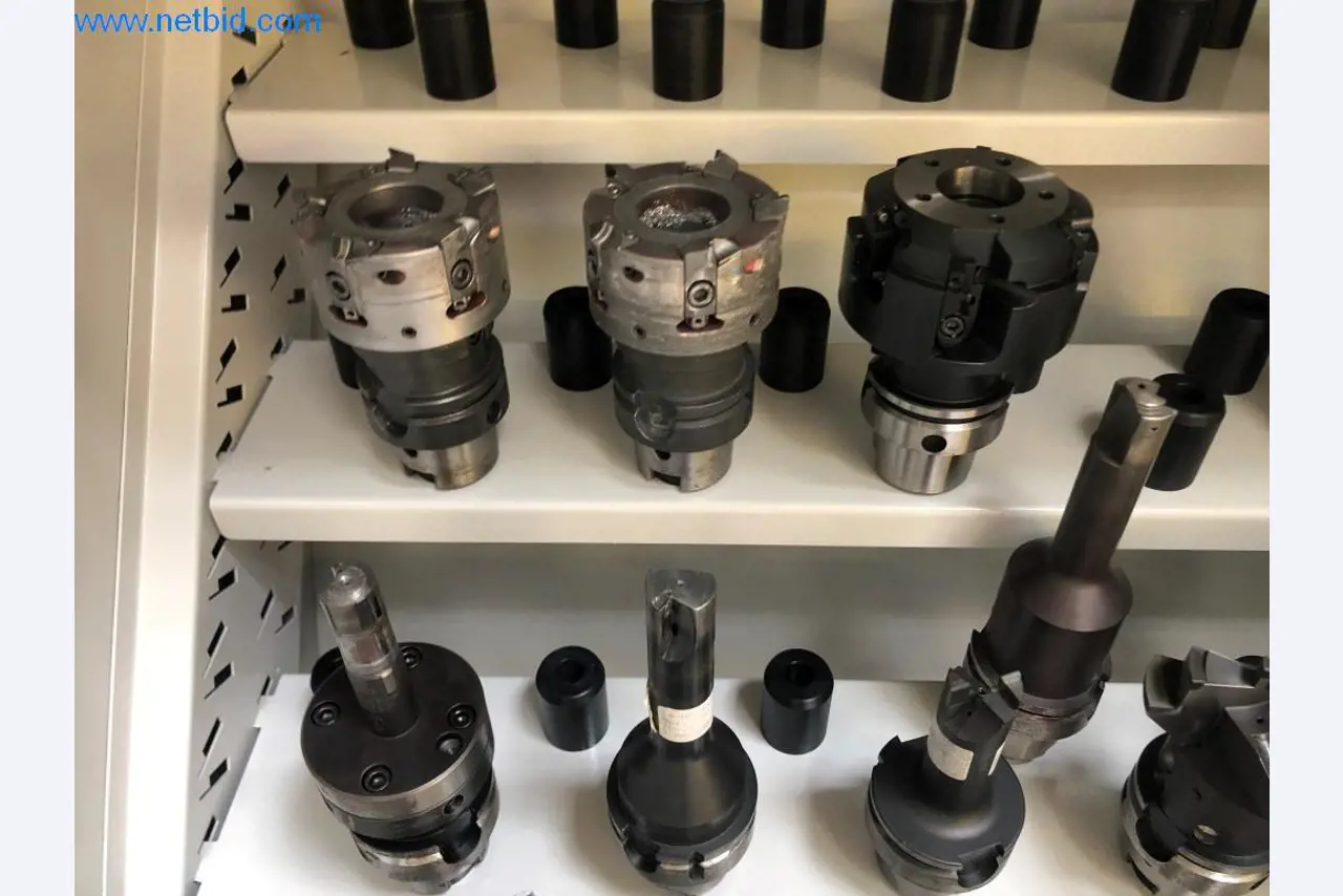 Máquinas e sistemas (fundição injectada de alumínio para a indústria automóvel e de fornecimento automóvel)-2