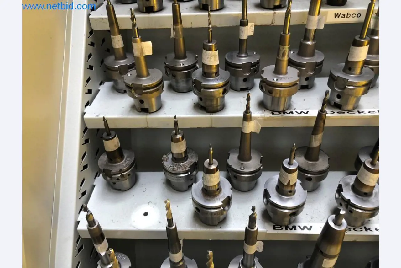 Máquinas e sistemas (fundição injectada de alumínio para a indústria automóvel e de fornecimento automóvel)-13