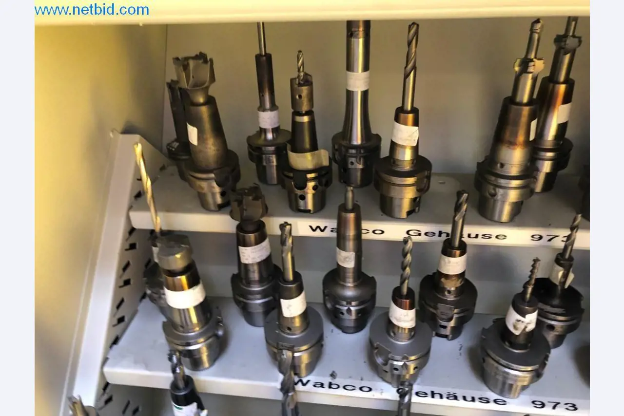 Máquinas e sistemas (fundição injectada de alumínio para a indústria automóvel e de fornecimento automóvel)-2