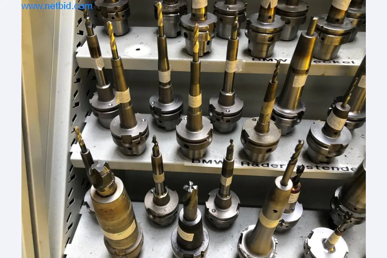 Máquinas e sistemas (fundição injectada de alumínio para a indústria automóvel e de fornecimento automóvel)-4