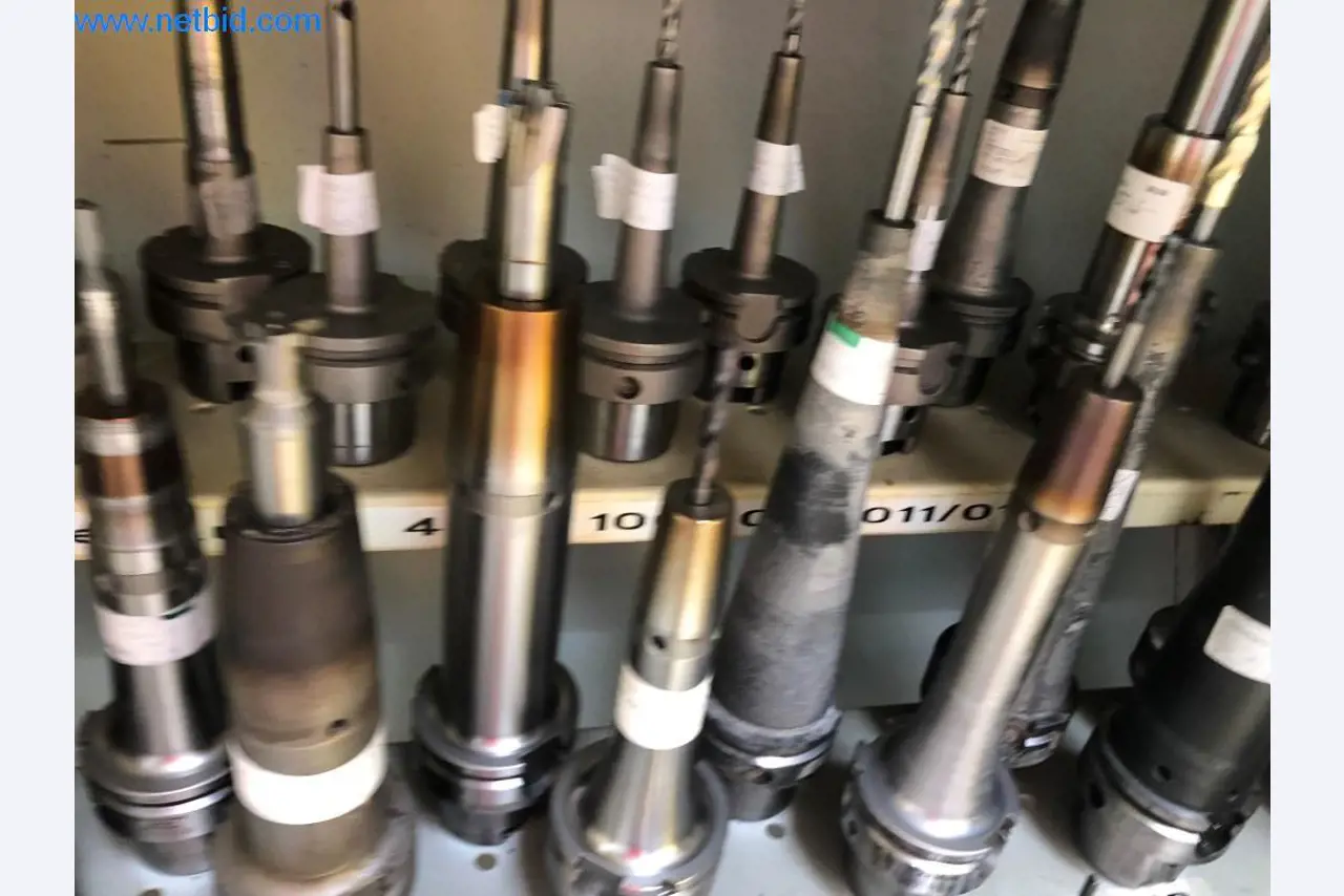 Máquinas e sistemas (fundição injectada de alumínio para a indústria automóvel e de fornecimento automóvel)-11