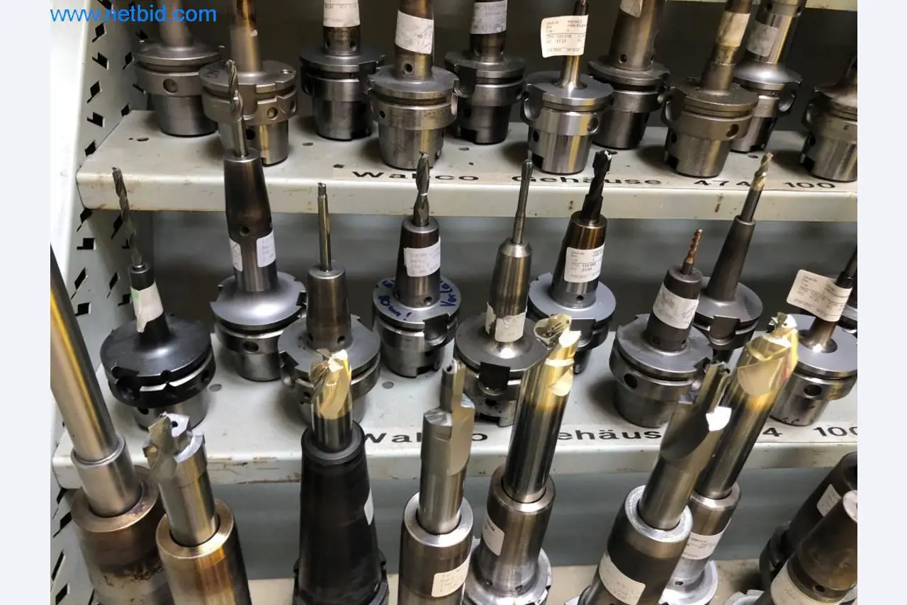 Máquinas e sistemas (fundição injectada de alumínio para a indústria automóvel e de fornecimento automóvel)-17