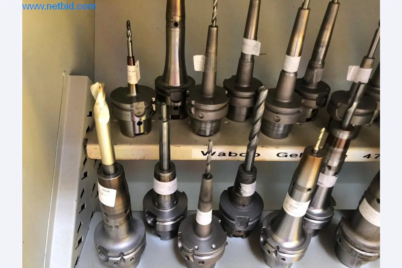 Máquinas e sistemas (fundição injectada de alumínio para a indústria automóvel e de fornecimento automóvel)-2