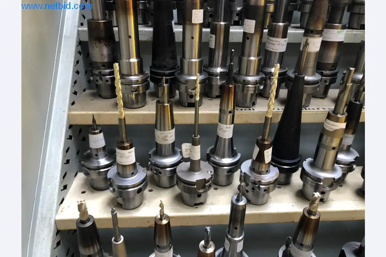 Máquinas e sistemas (fundição injectada de alumínio para a indústria automóvel e de fornecimento automóvel)-5