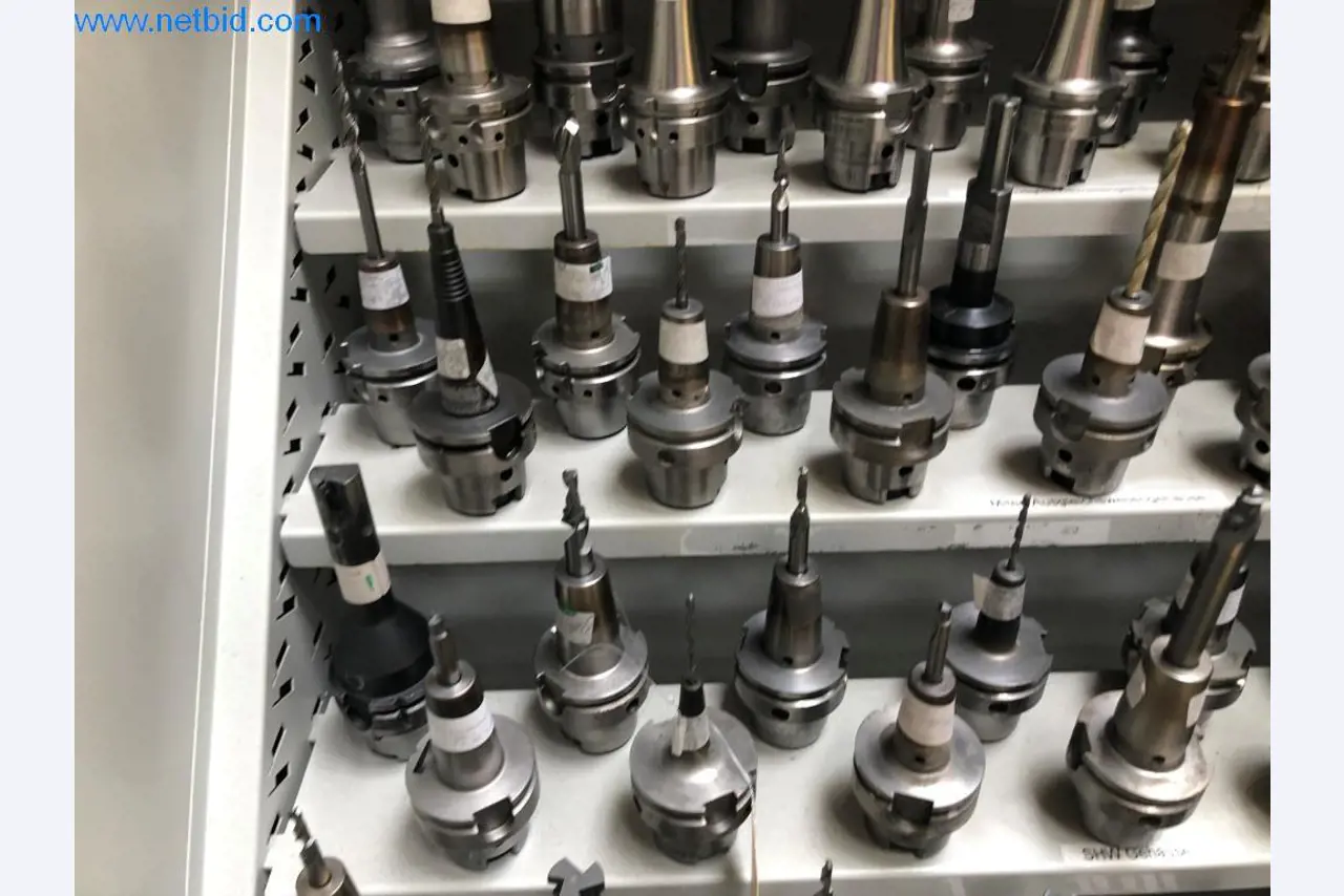 Machines et installations (moulage sous pression d'aluminium pour l'industrie automobile et ses sous-traitants)-17