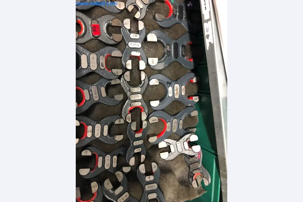 Stroji in sistemi (tlačno litje aluminija za avtomobilsko industrijo in avtomobilsko oskrbo)-38