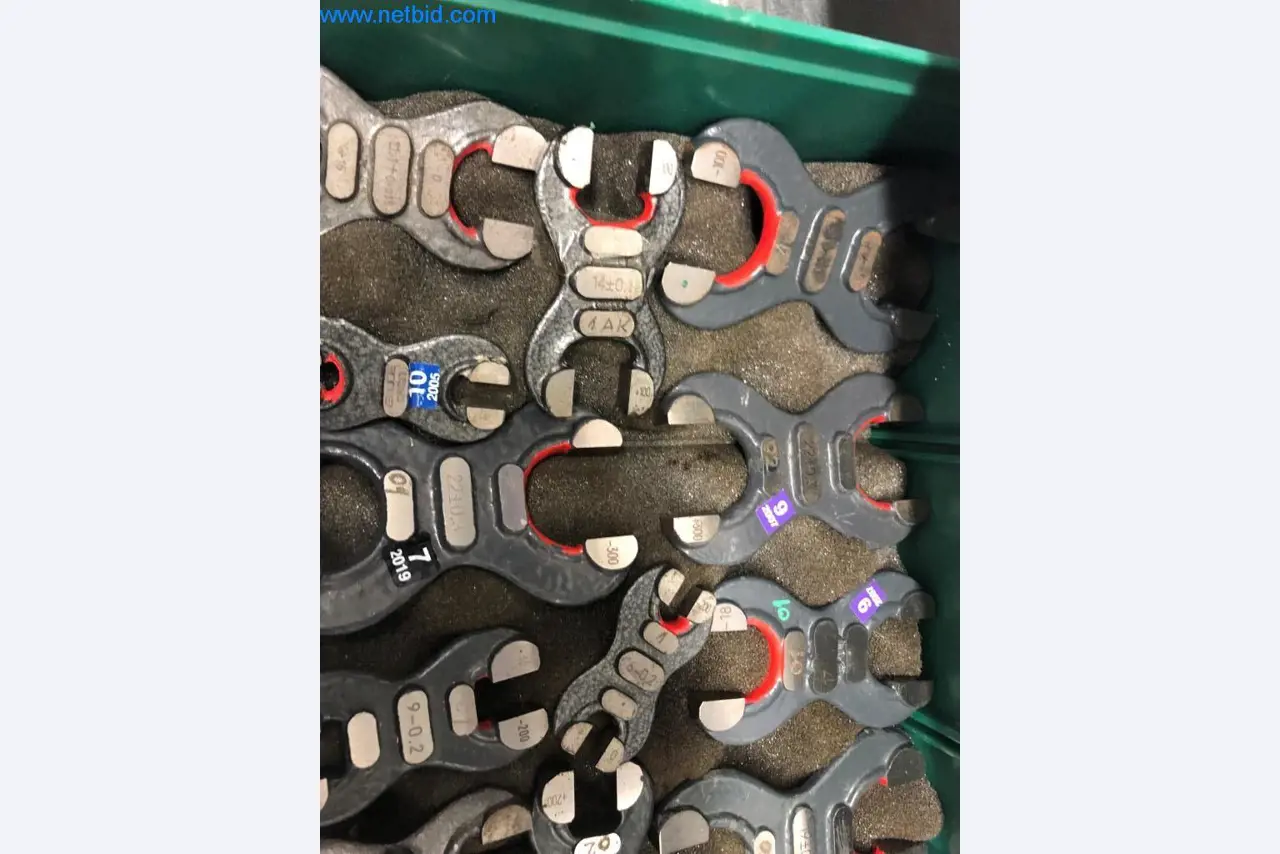 Stroji in sistemi (tlačno litje aluminija za avtomobilsko industrijo in avtomobilsko oskrbo)-41