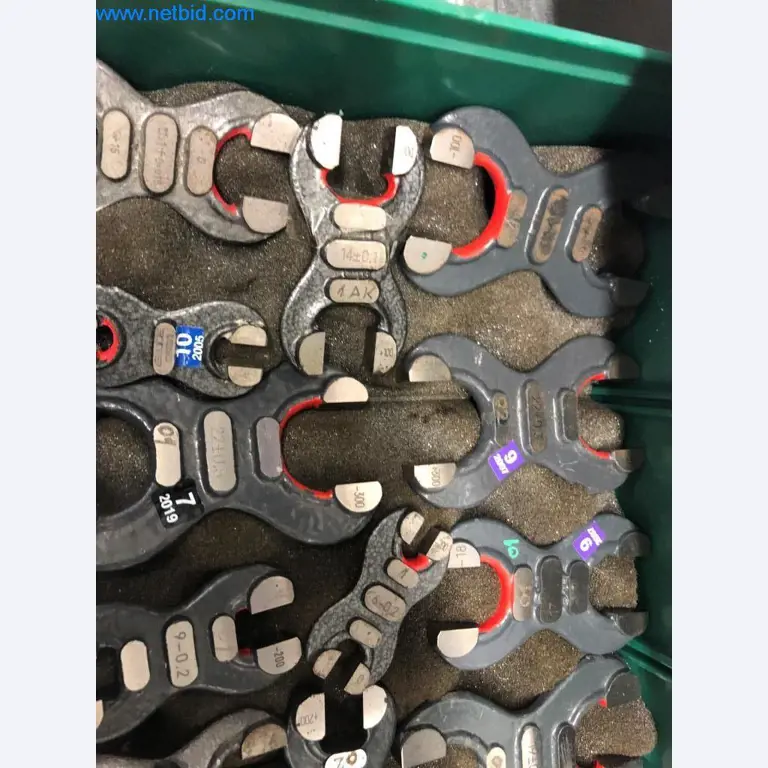 Stroji in sistemi (tlačno litje aluminija za avtomobilsko industrijo in avtomobilsko oskrbo)-41