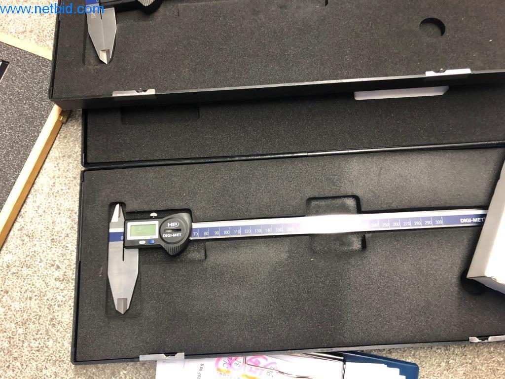 Machines et installations (moulage sous pression d'aluminium pour l'industrie automobile et ses sous-traitants)-20